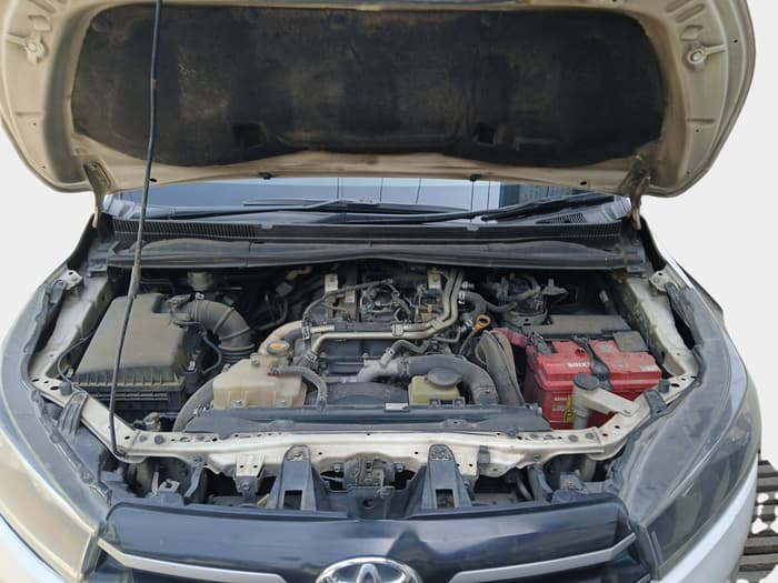 2016 Toyota Innova Crysta 2.4 G 8 STR, Diesel, Manual, 1,52,463 km, exterior