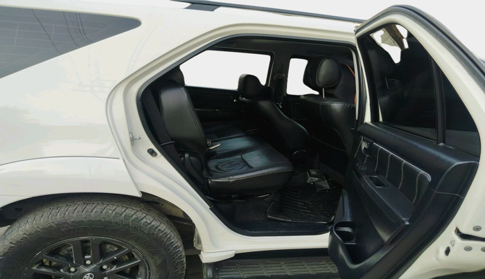 2015 Toyota Fortuner 3.0 4X4 AT, Diesel, Automatic, 1,02,777 km, interior