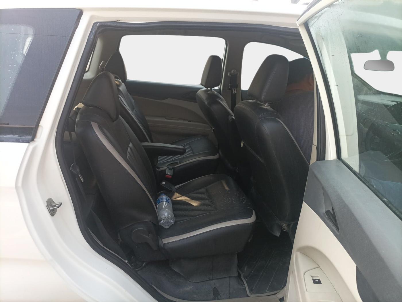 2018 Mahindra MARAZZO M4 7 STR, Diesel, Manual, 80,069 km, interior