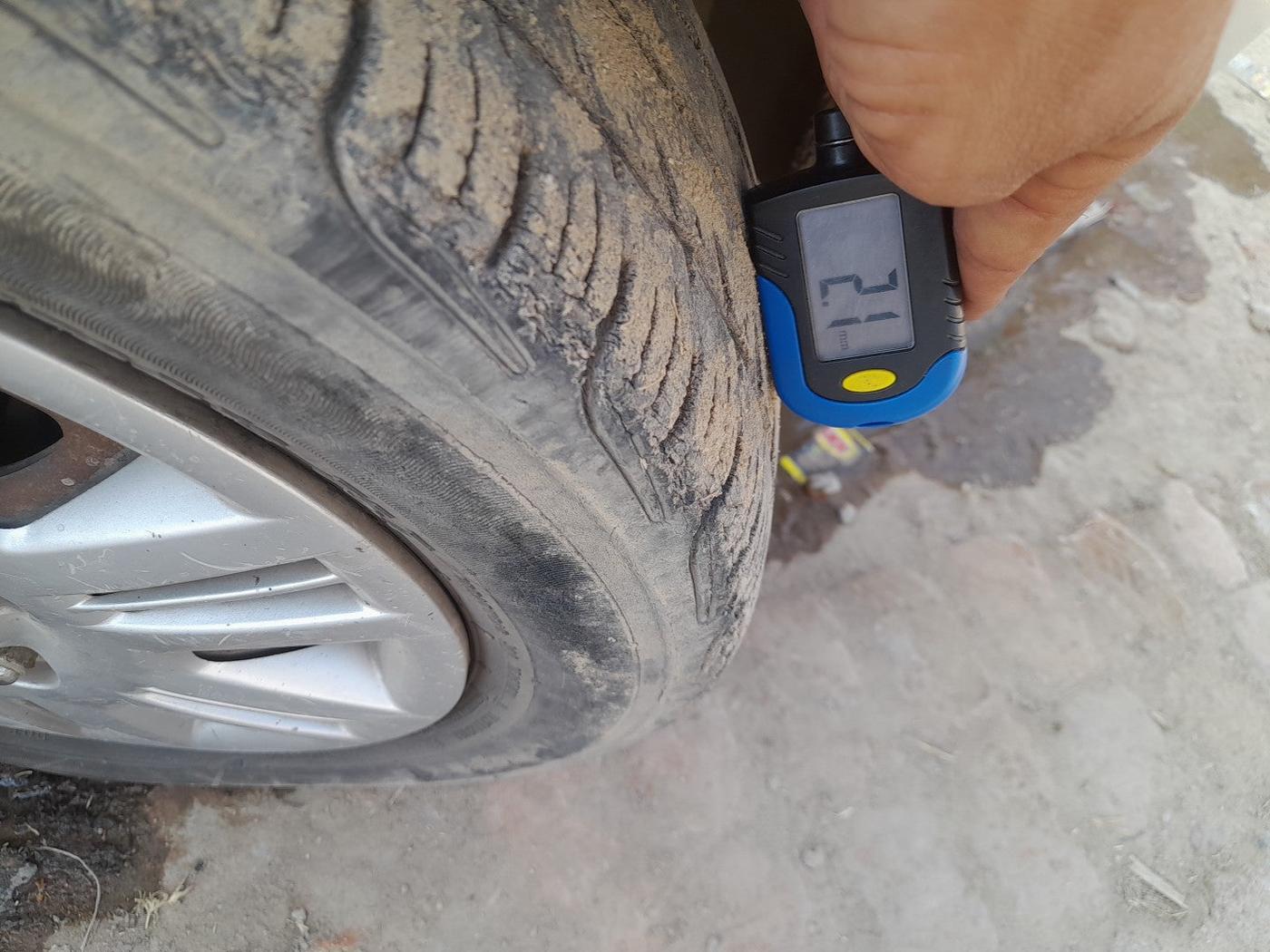 2012 Hyundai Santro Xing GLS LPG, Petrol, Manual, 90,076 km, tyre