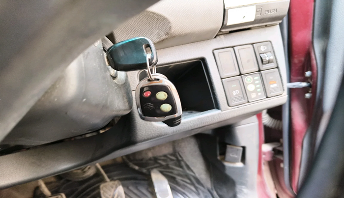 2011 Maruti Wagon R 1.0 LXI CNG, Petrol, Manual, 1,38,274 km, interior