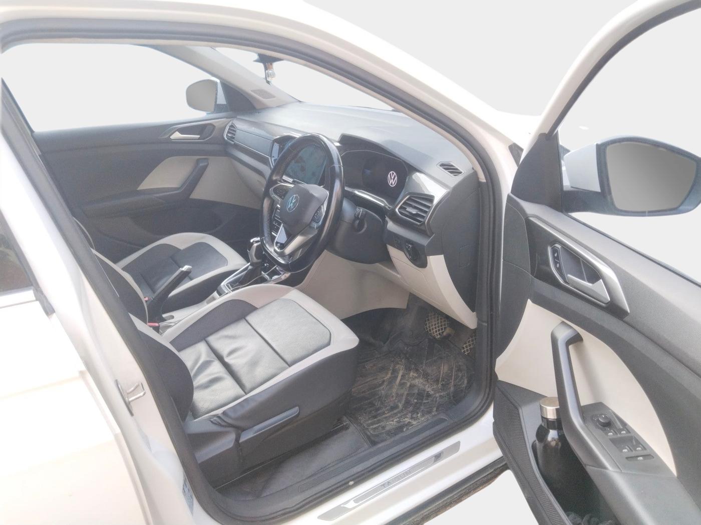 2023 Volkswagen TAIGUN TOPLINE 1.0 TSI AT, Petrol, Automatic, 29,197 km, interior