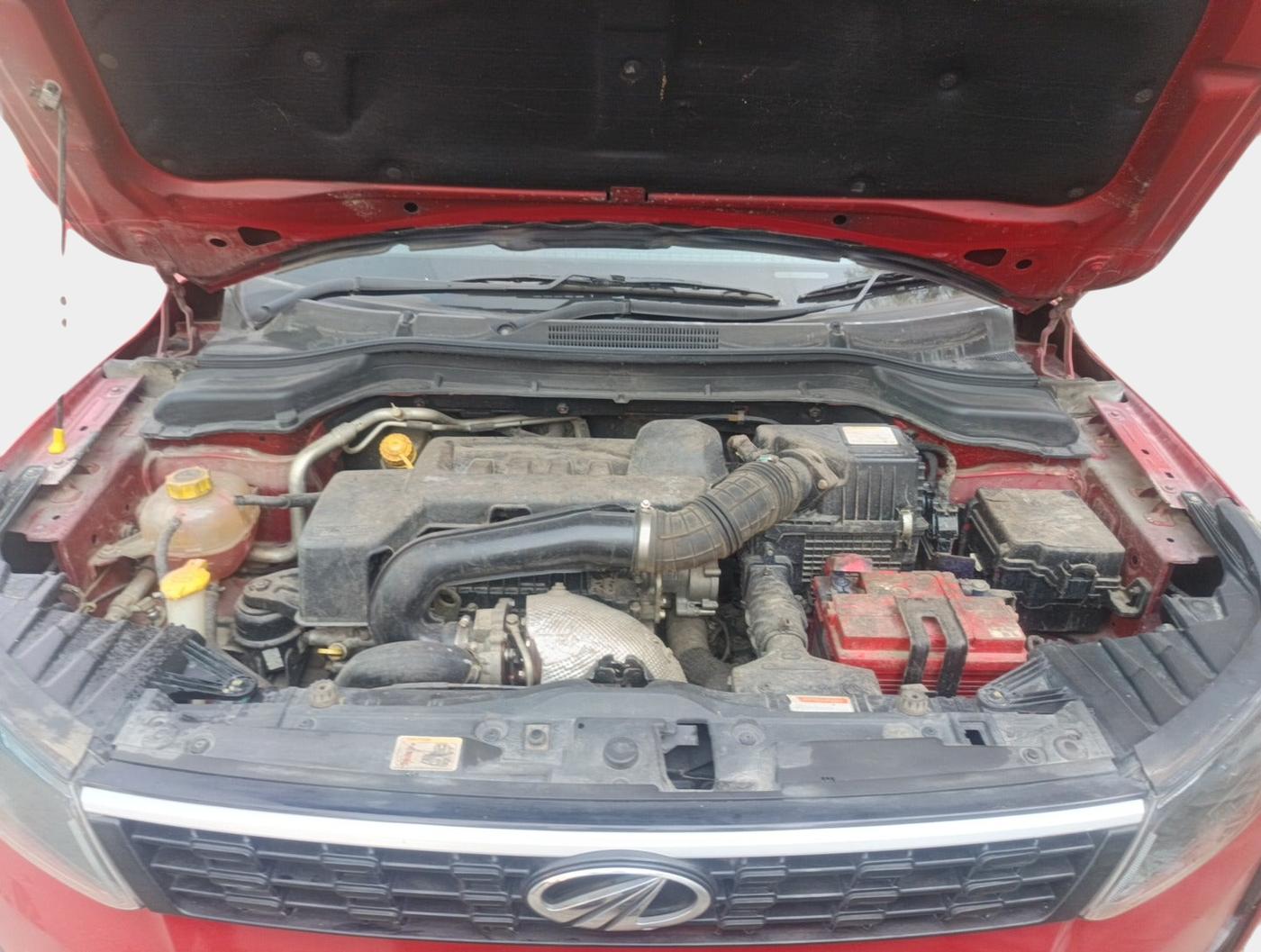 2019 Mahindra XUV300 W4 1.5 DIESEL, Diesel, Manual, 39,427 km, exterior