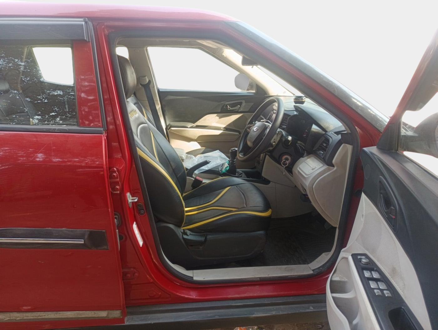 2019 Mahindra XUV300 W4 1.5 DIESEL, Diesel, Manual, 39,427 km, interior