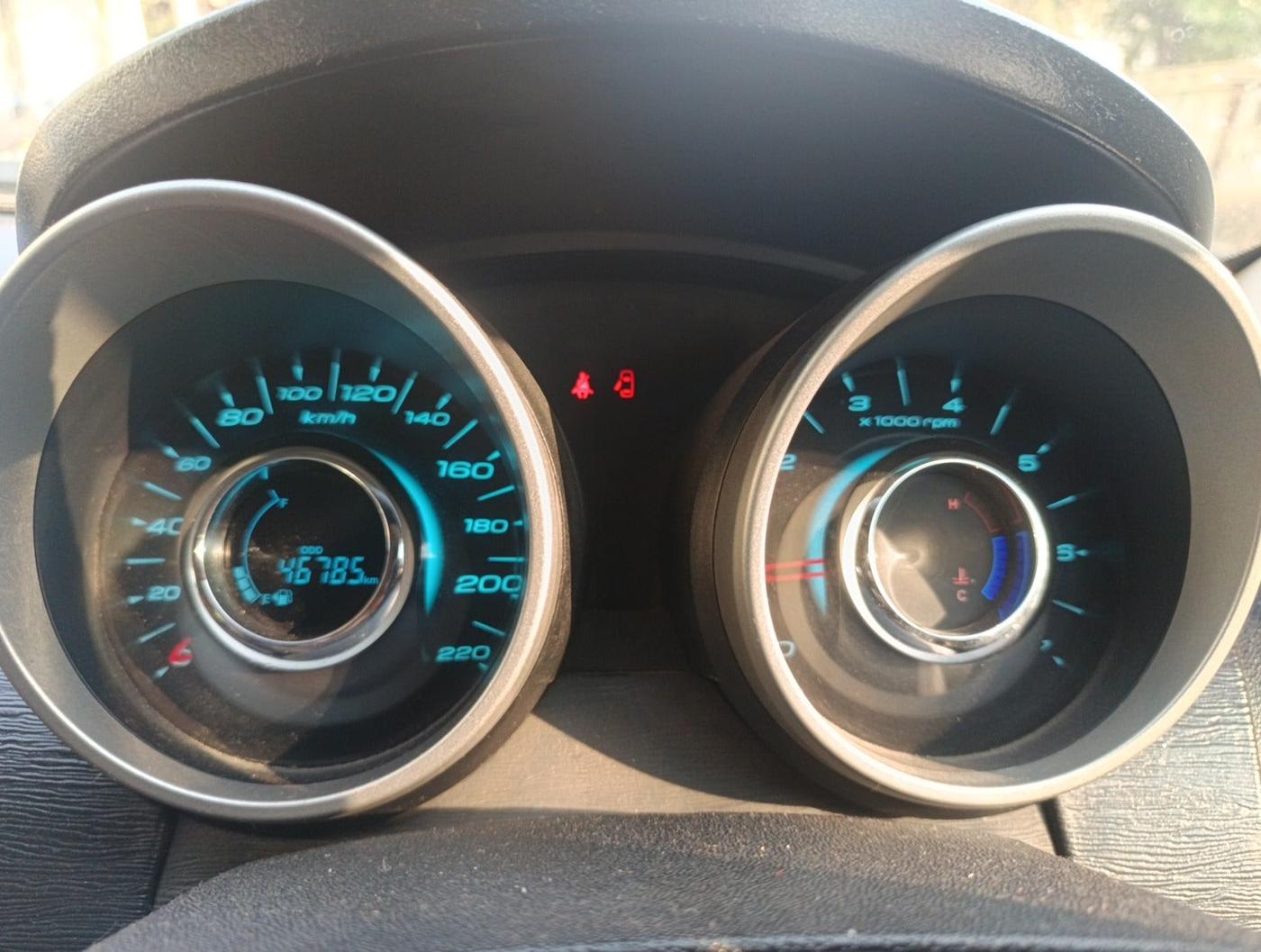 2016 Mahindra XUV500 W10 1.99, Diesel, Manual, 46,785 km, interior