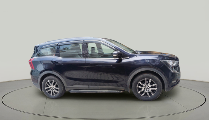 2023 Mahindra XUV700 AX 7 LUXURY D AT 7 STR, Diesel, Automatic, 40,880 km, exterior
