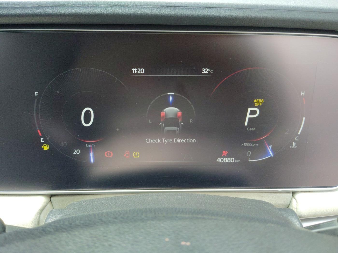 2023 Mahindra XUV700 AX 7 LUXURY D AT 7 STR, Diesel, Automatic, 40,880 km, interior