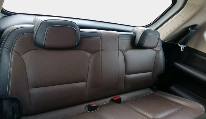 2023 Mahindra SCORPIO-N Z8 PETROL MT 7 STR, Petrol, Manual, 35,928 km, interior