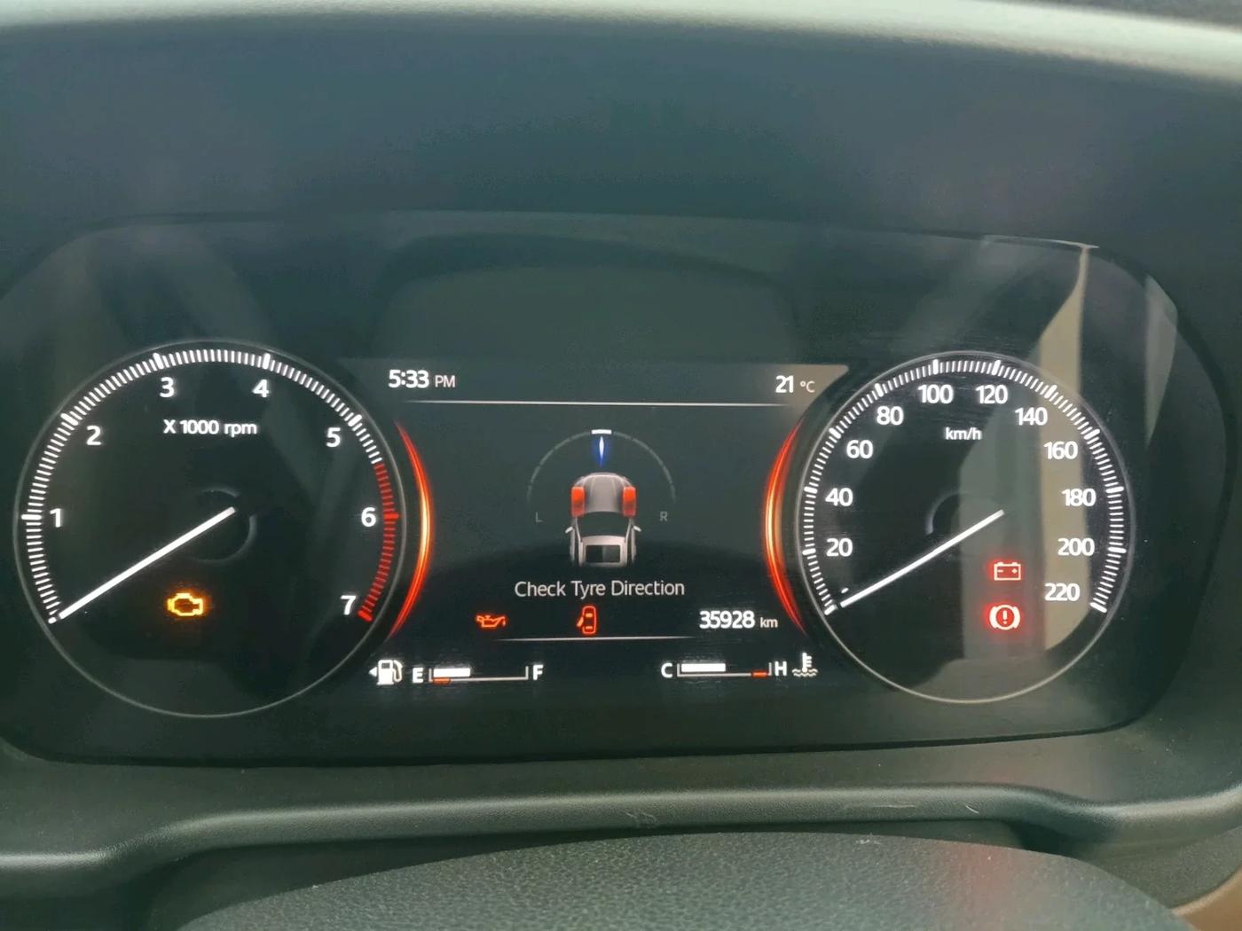 2023 Mahindra SCORPIO-N Z8 PETROL MT 7 STR, Petrol, Manual, 35,928 km, interior