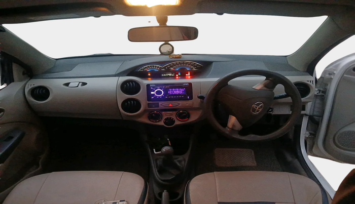 2014 Toyota Etios G, Petrol, Manual, 86,150 km, interior