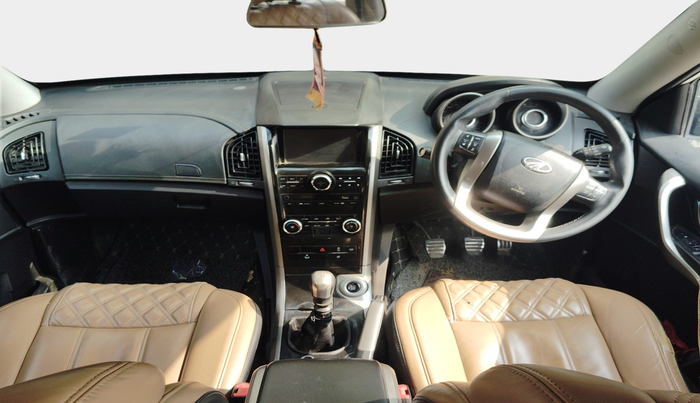 2021 Mahindra XUV500 W11, Diesel, Manual, 69,399 km, interior
