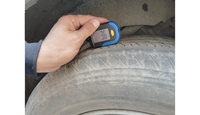 2021 Mahindra XUV500 W11, Diesel, Manual, 69,399 km, tyre