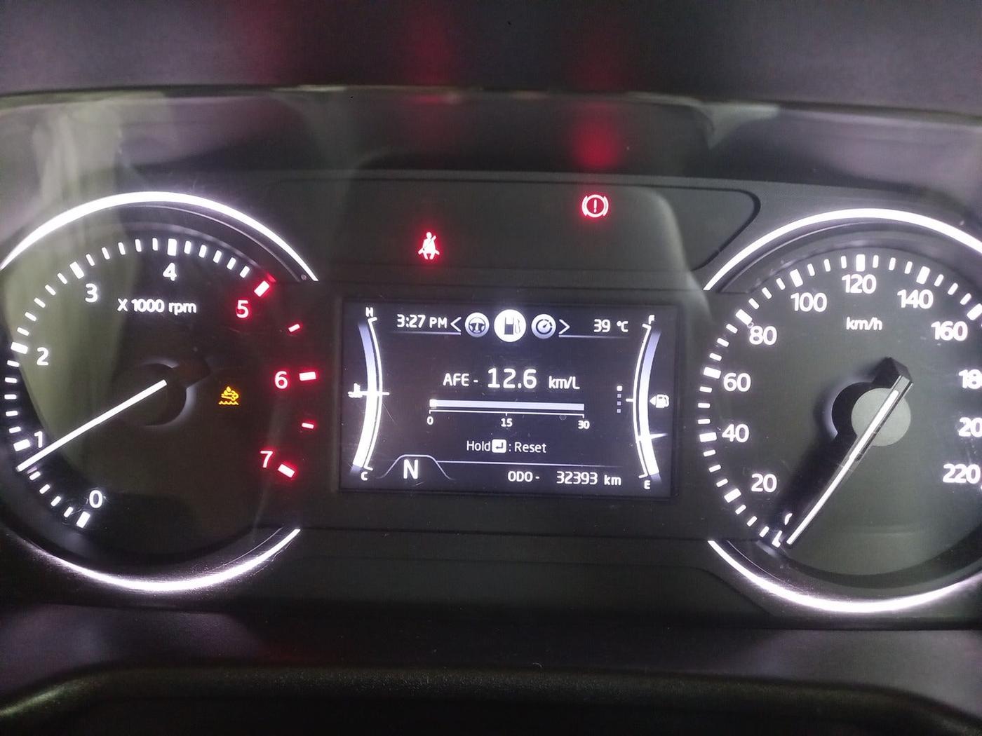 2023 Mahindra SCORPIO-N Z4 DIESEL MT 4WD 7 STR, Diesel, Manual, 32,393 km, interior
