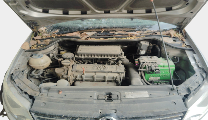 2010 Volkswagen Vento HIGHLINE 1.6 MPI, Petrol, Manual, 71,667 km, exterior