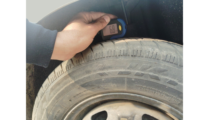 2010 Volkswagen Vento HIGHLINE 1.6 MPI, Petrol, Manual, 71,667 km, tyre