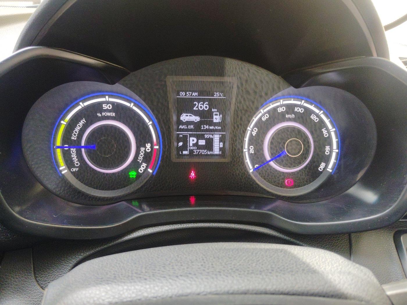 2023 Mahindra XUV400 EL 7.2 KW, Electric, Automatic, 37,705 km, interior
