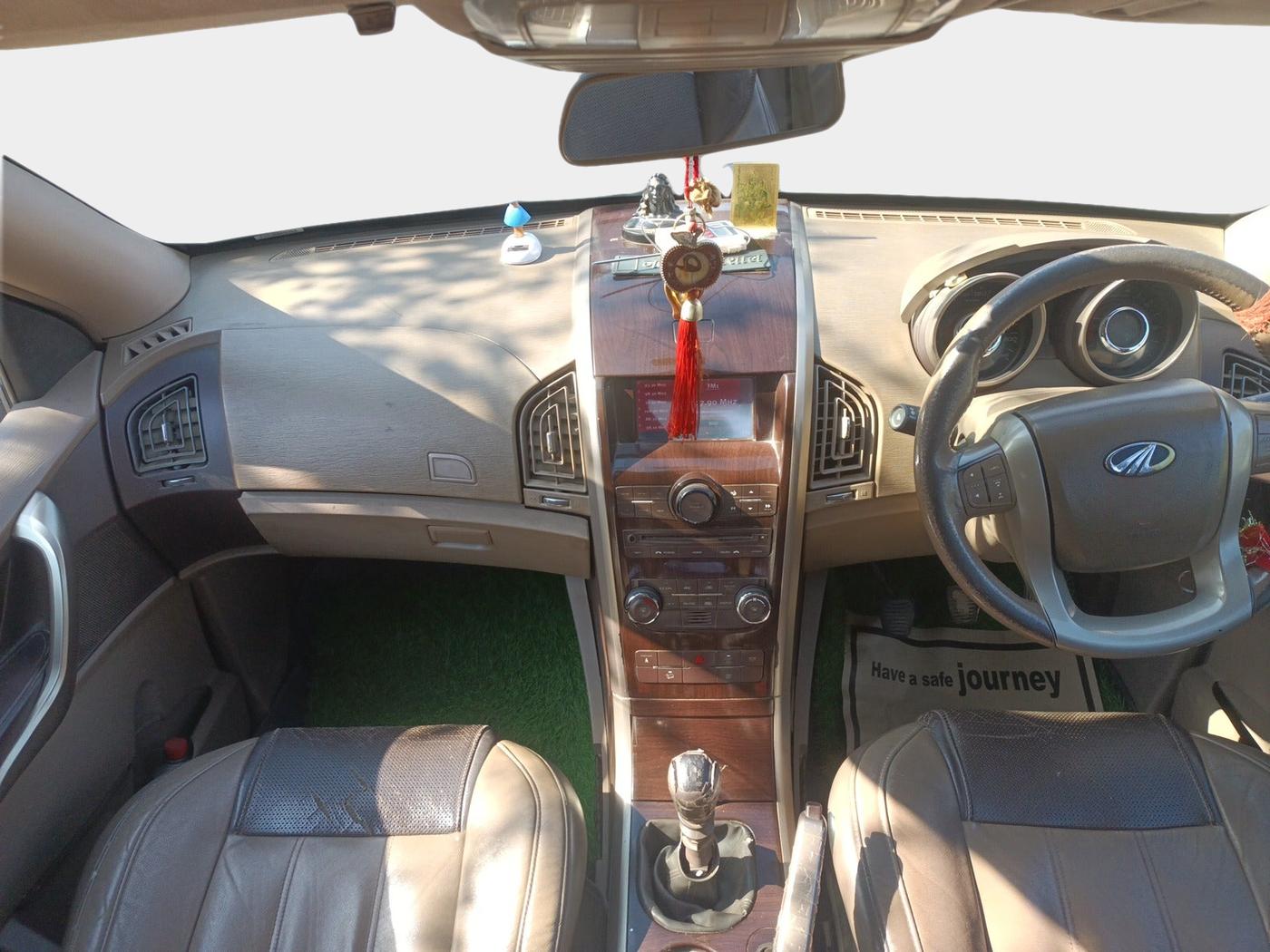 2014 Mahindra XUV500 W8, Diesel, Manual, 82,175 km, interior