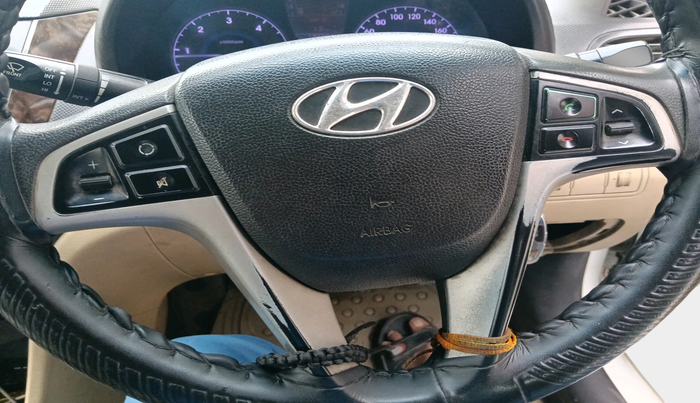 2011 Hyundai Verna FLUIDIC 1.6 CRDI SX, Diesel, Manual, 1,34,282 km, interior