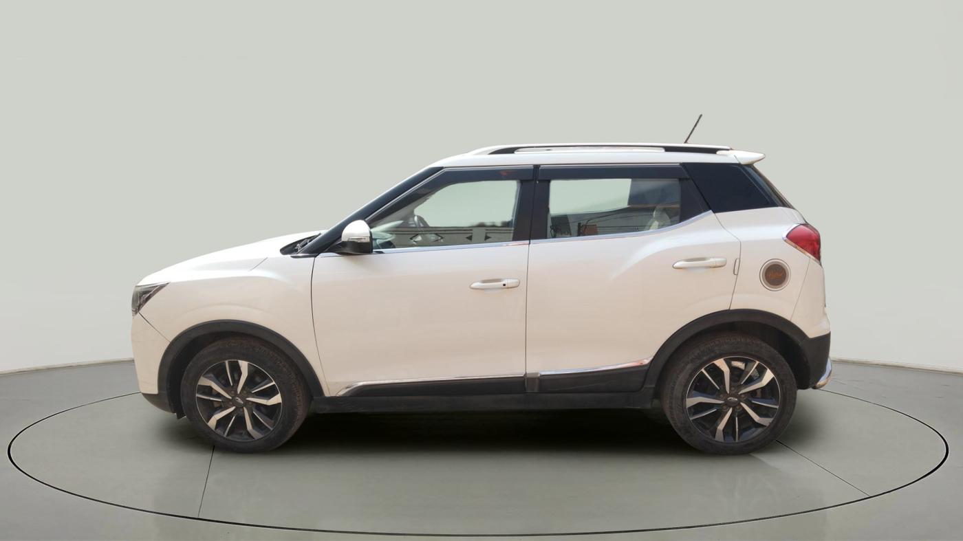 2019 Mahindra XUV300 W8 (O) 1.2 PETROL, Petrol, Manual, 99,220 km, exterior