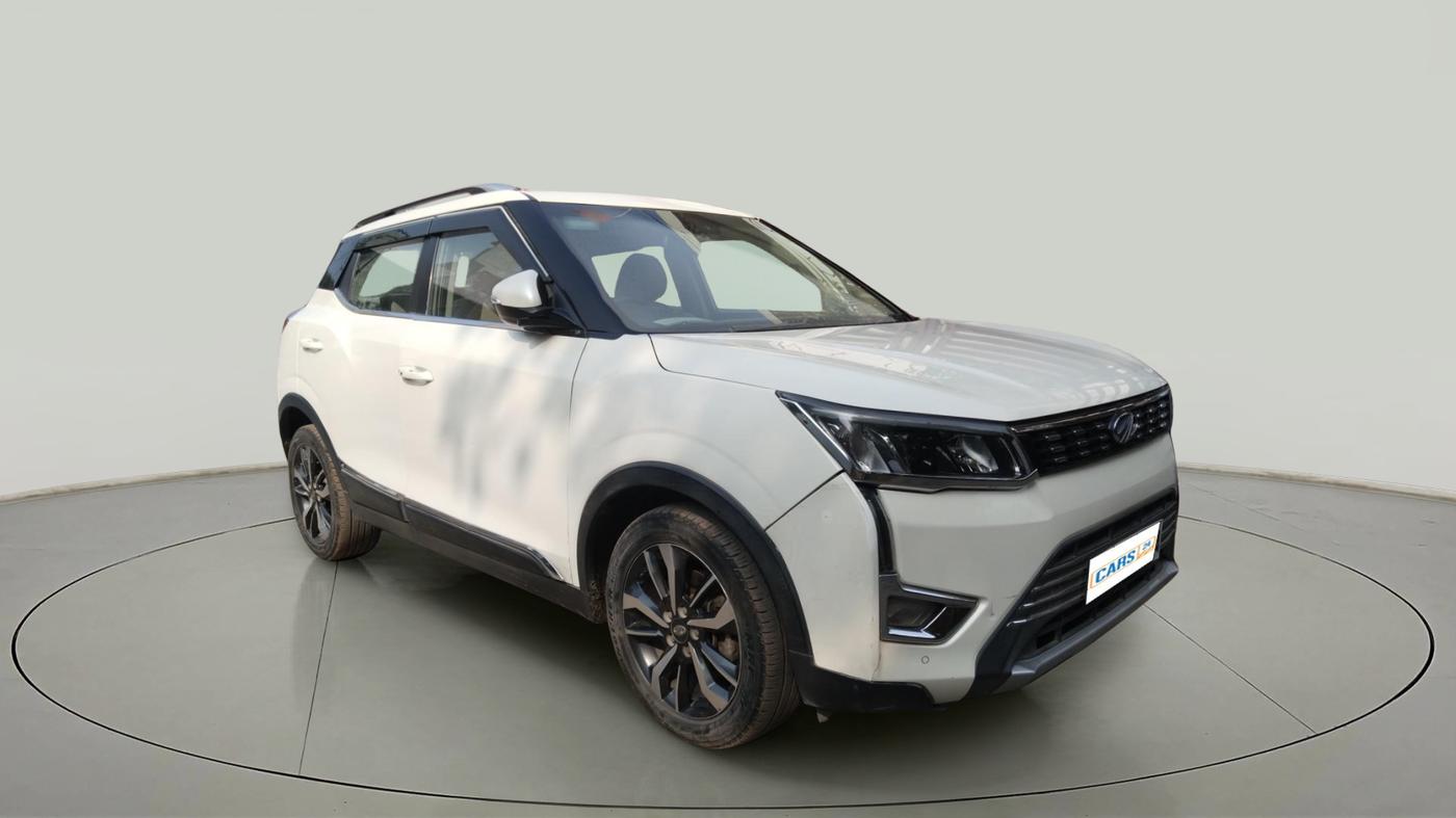 2019 Mahindra XUV300 W8 (O) 1.2 PETROL, Petrol, Manual, 99,220 km, exterior