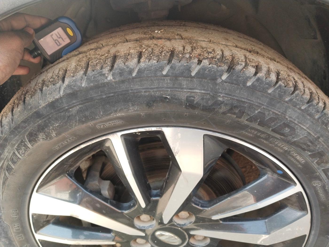 2019 Mahindra XUV300 W8 (O) 1.2 PETROL, Petrol, Manual, 99,220 km, tyre