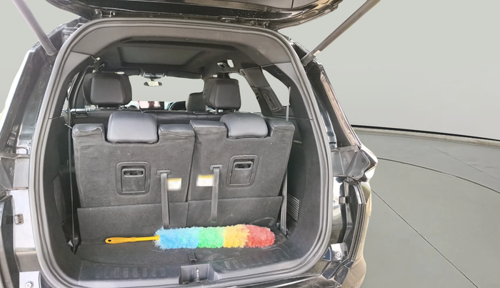 2024 Tata Safari ACCOMPLISHED DARK EDITION, Diesel, Manual, 85,419 km, exterior