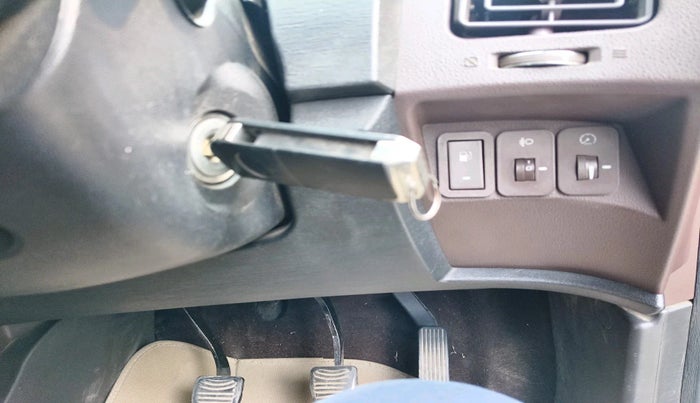 2014 Mahindra XUV500 W8, Diesel, Manual, 86,143 km, interior