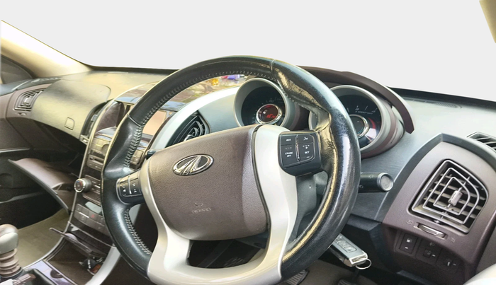 2014 Mahindra XUV500 W8, Diesel, Manual, 86,143 km, interior