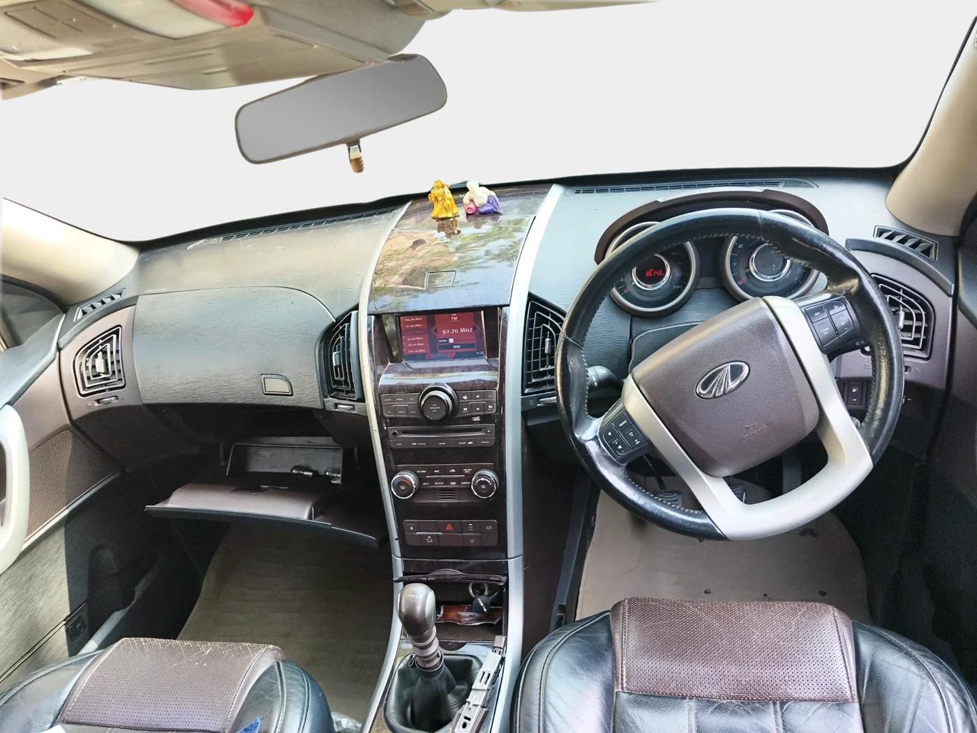 2014 Mahindra XUV500 W8, Diesel, Manual, 86,143 km, interior