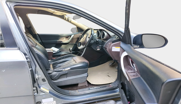 2014 Mahindra XUV500 W8, Diesel, Manual, 86,143 km, interior