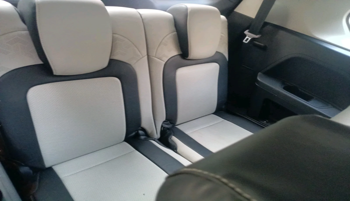 2022 Tata Safari XM, Diesel, Manual, 1,03,518 km, interior
