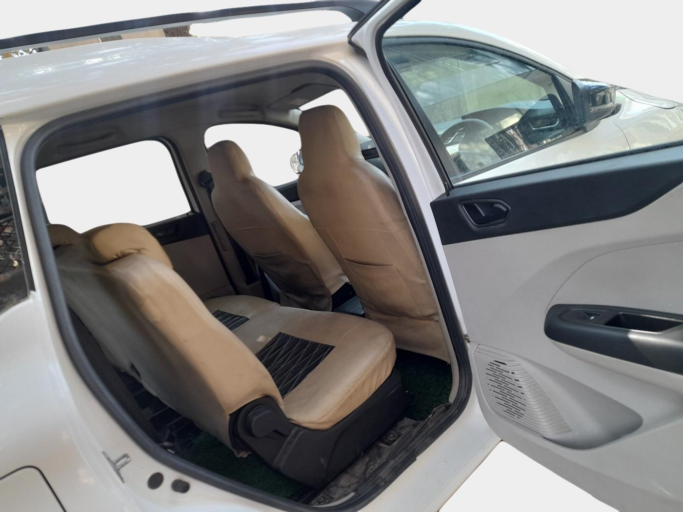 2022 Renault TRIBER RXT, Petrol, Manual, 41,837 km, interior