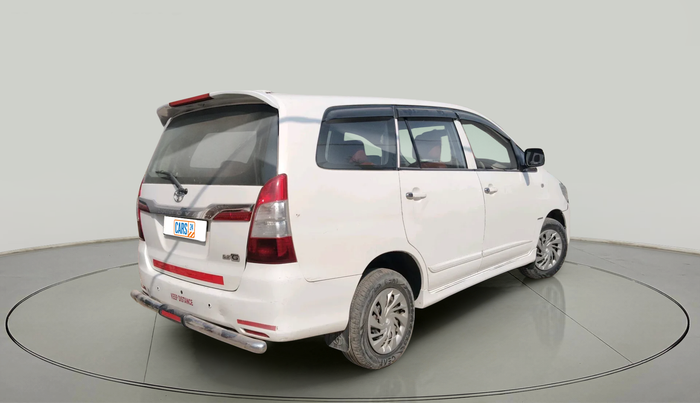 2014 Toyota Innova 2.5 GX 8 STR, Diesel, Manual, 1,30,111 km, exterior