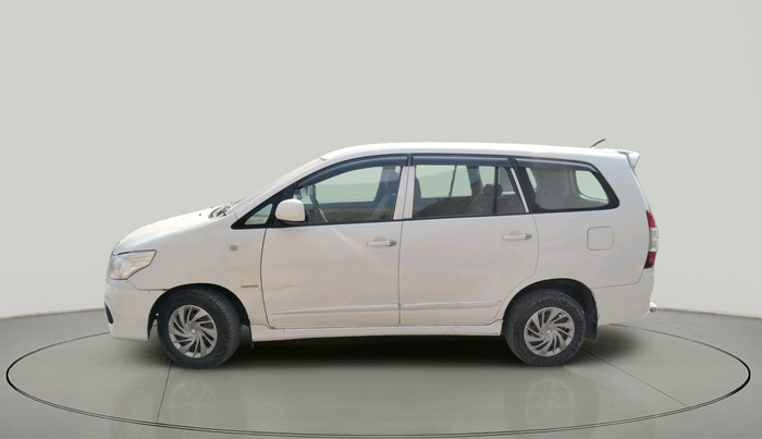 2014 Toyota Innova 2.5 GX 8 STR, Diesel, Manual, 1,30,111 km, exterior