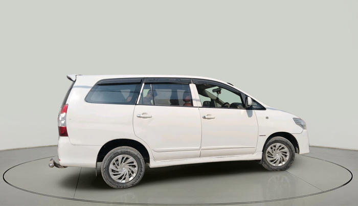 2014 Toyota Innova 2.5 GX 8 STR, Diesel, Manual, 1,30,111 km, exterior