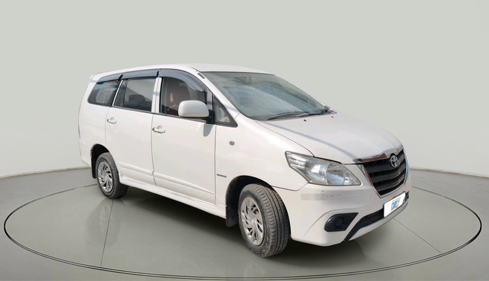 2014 Toyota Innova 2.5 GX 8 STR, Diesel, Manual, 1,30,111 km, exterior