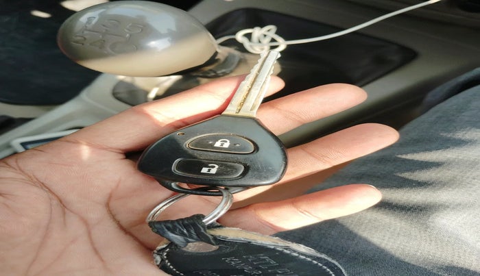 2014 Toyota Innova 2.5 GX 8 STR, Diesel, Manual, 1,30,111 km, interior