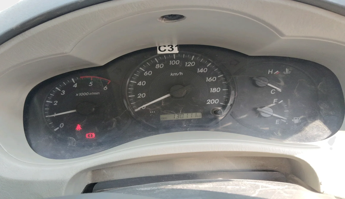 2014 Toyota Innova 2.5 GX 8 STR, Diesel, Manual, 1,30,111 km, interior