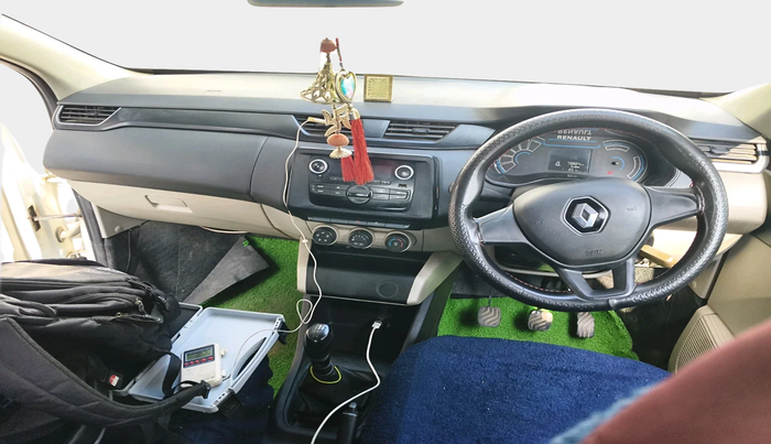 2022 Renault TRIBER RXL MT, Petrol, Manual, 79,884 km, interior