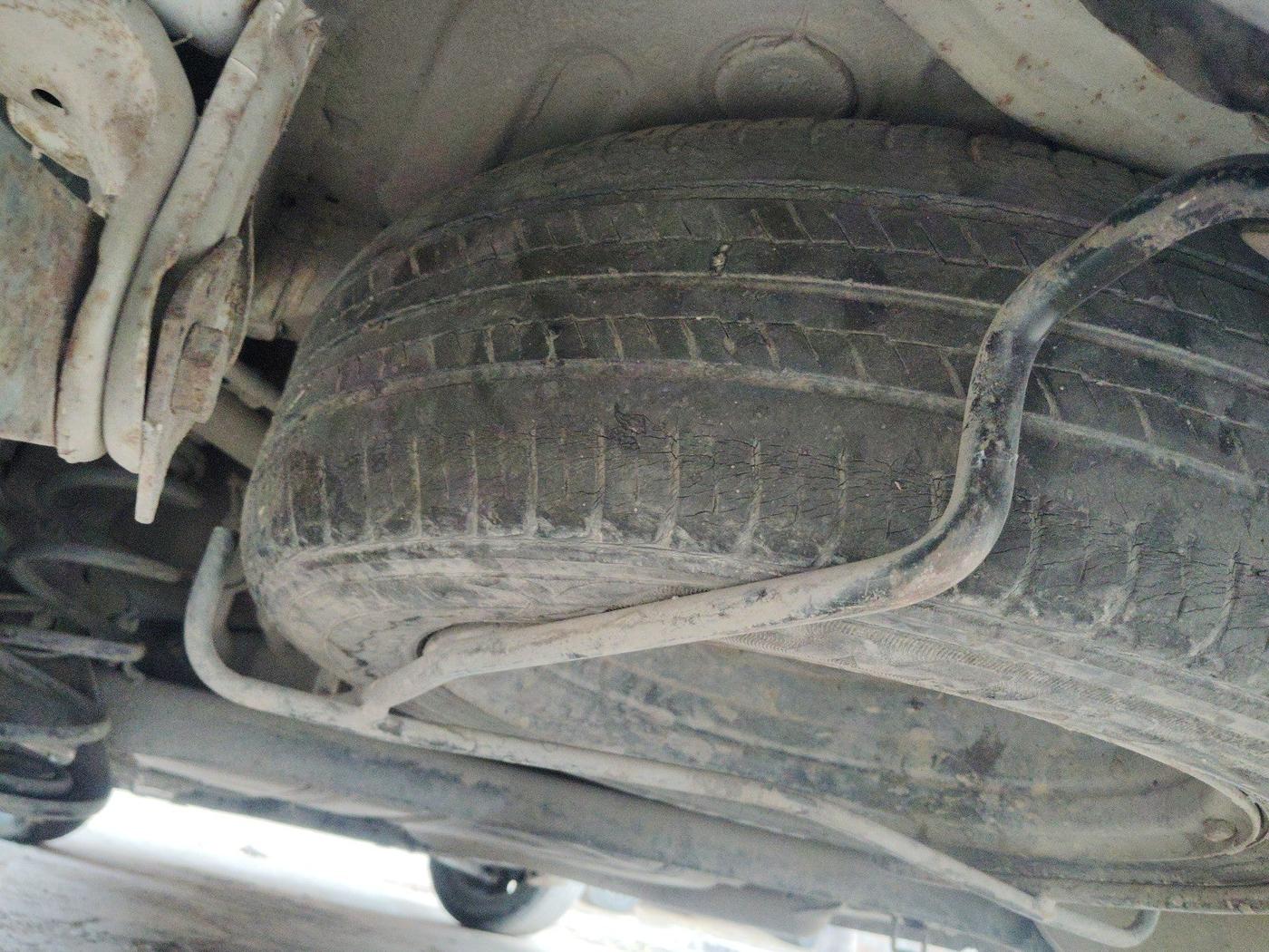 2017 Maruti Ertiga VDI SHVS, Diesel, Manual, 1,78,824 km, tyre