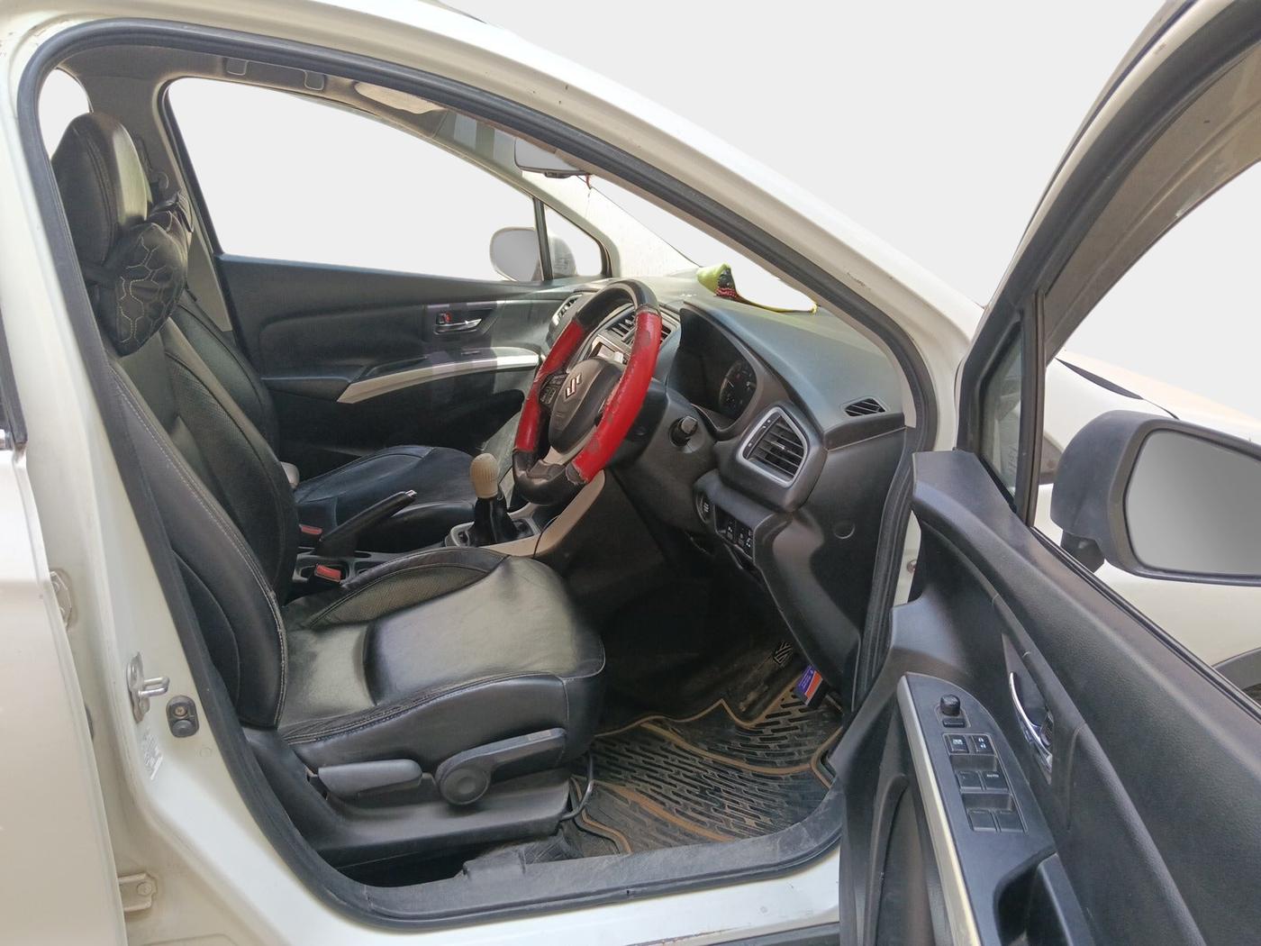 2016 Maruti S Cross ALPHA 1.3, Diesel, Manual, 1,62,275 km, interior