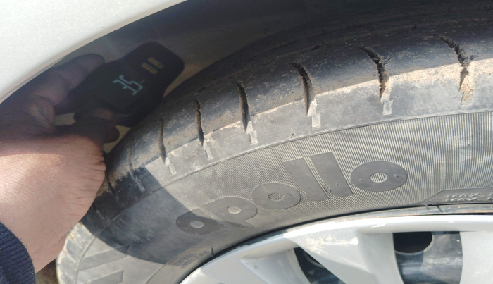 2016 Maruti Ciaz VDI+ SHVS, Diesel, Manual, 1,16,060 km, tyre