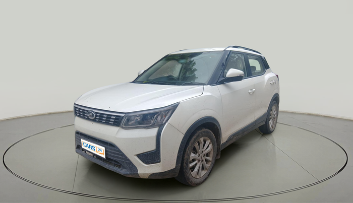 2020 Mahindra XUV300 W8 1.5 DIESEL, Diesel, Manual, 1,04,335 km, exterior