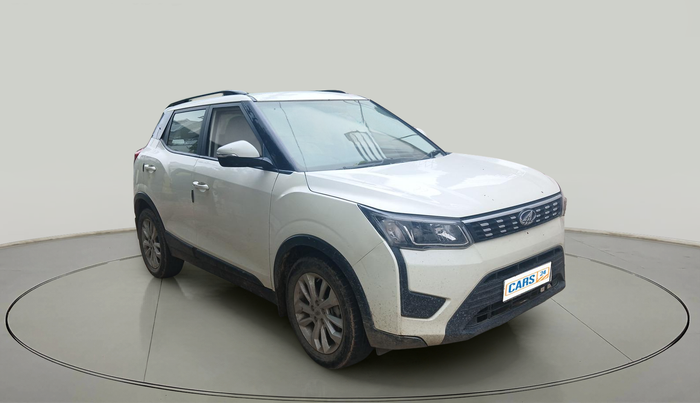 2020 Mahindra XUV300 W8 1.5 DIESEL, Diesel, Manual, 1,04,335 km, exterior