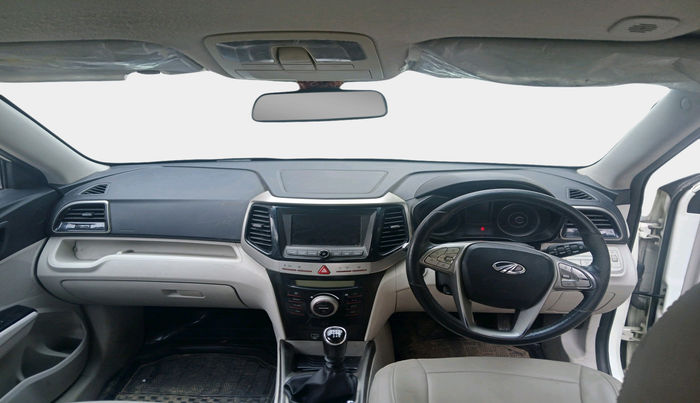 2020 Mahindra XUV300 W8 1.5 DIESEL, Diesel, Manual, 1,04,335 km, interior