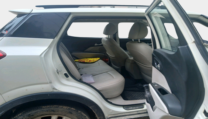 2020 Mahindra XUV300 W8 1.5 DIESEL, Diesel, Manual, 1,04,335 km, interior