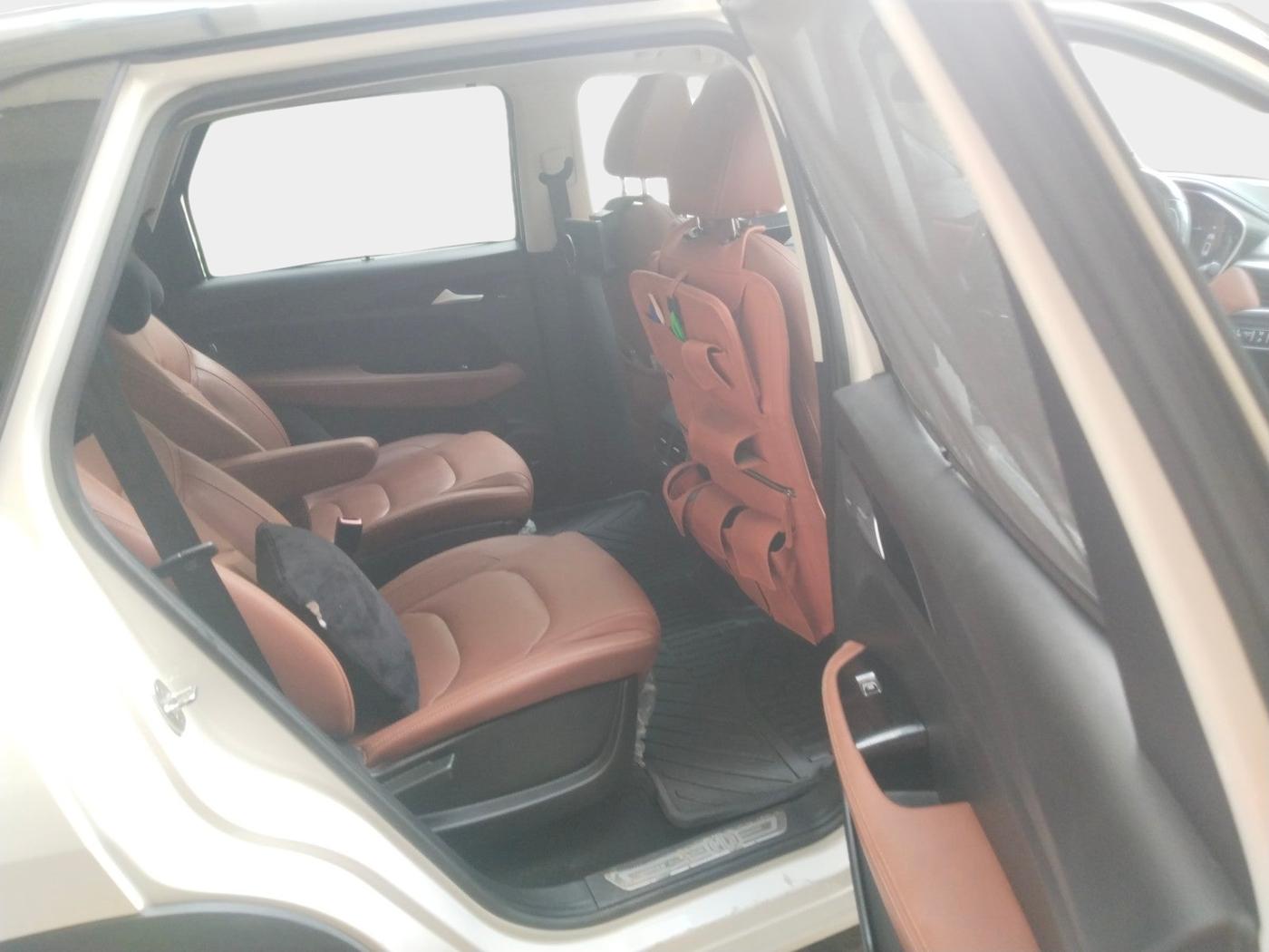 2023 MG HECTOR PLUS SHARP 2.0 DIESEL TURBO MT 6-STR, Diesel, Manual, 34,500 km, interior
