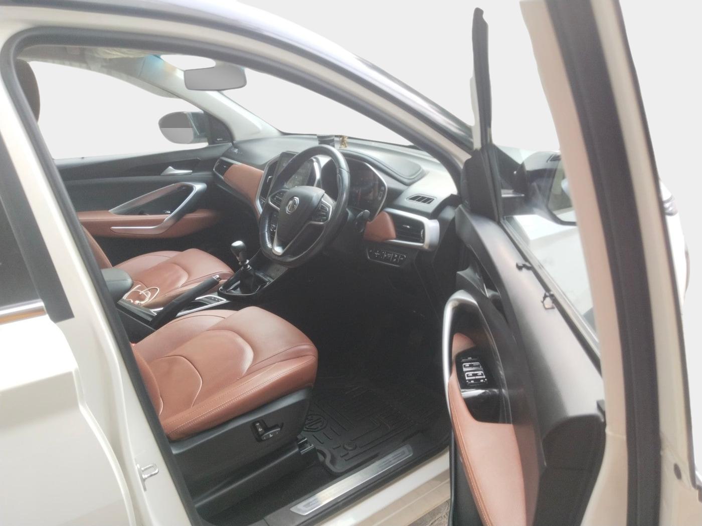 2023 MG HECTOR PLUS SHARP 2.0 DIESEL TURBO MT 6-STR, Diesel, Manual, 34,500 km, interior