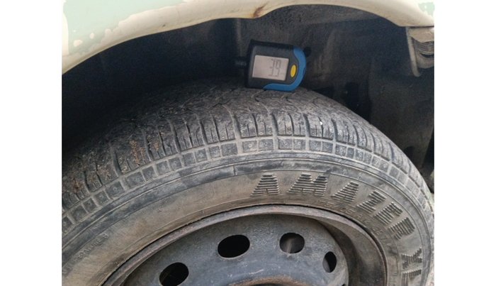 2010 Tata Indigo ECS GLS, Petrol, Manual, 78,136 km, tyre