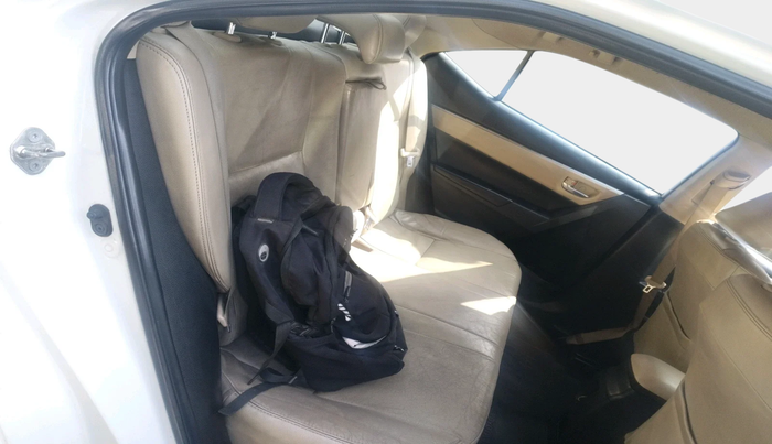 2015 Toyota Corolla Altis GL PETROL, Petrol, Manual, 2,42,727 km, interior